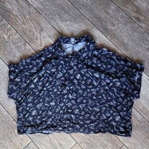 Hot Topic Black Patterned Blouse